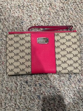 Michael Kors Beige Signature Wristlet with Bright Pink Center Panel